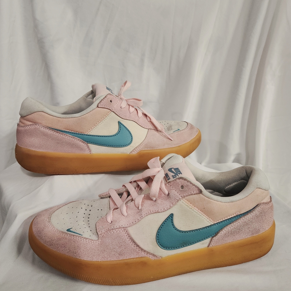 Nike Women's Pink and Blue Sneakers